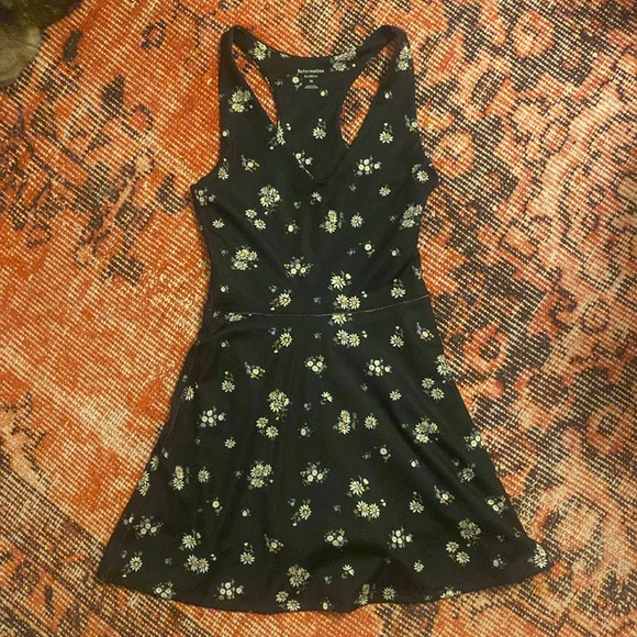 Reformation Bella Workout Dress in Daisy - Picture 2 of 8